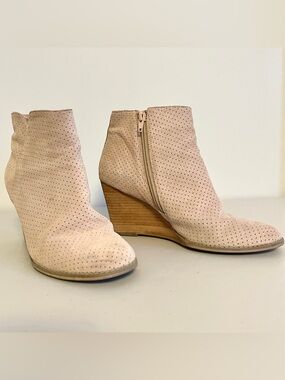 Nordstrom Rack Blush Perforated Suede Wedge Ankle Boots